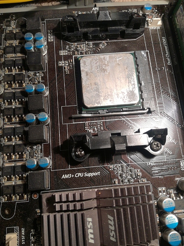 1538244315253313989294