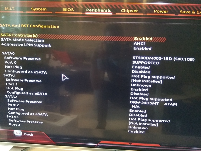 1526022533460-766477082